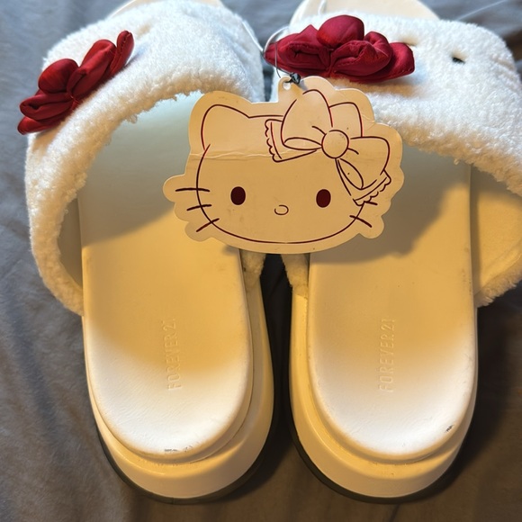 Forever 21 Hello Kitty White and Red Furry Slides - Picture 6 of 7
